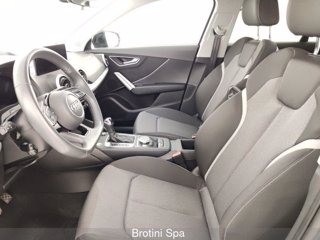 AUDI Q2 30 TDI S tronic Identity Black 6