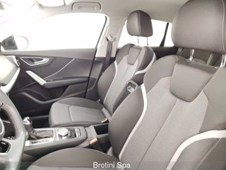 AUDI Q2 30 TDI S tronic Identity Black 8