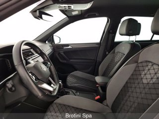 VOLKSWAGEN Tiguan 2.0 TDI 150 CV SCR DSG R-Line 8
