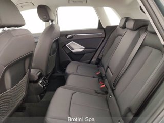 AUDI Q3 35 TDI S tronic Business Advanced 9