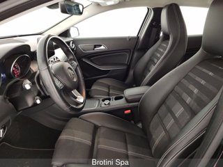 MERCEDES GLA 180 Automatic Sport 6