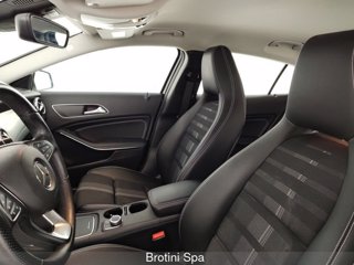 MERCEDES GLA 180 Automatic Sport 8