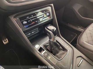 VOLKSWAGEN Tiguan 2.0 TDI 150 CV SCR DSG R-Line 10