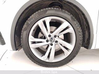 VOLKSWAGEN Tiguan 2.0 TDI 150 CV SCR DSG R-Line 5
