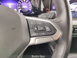 VOLKSWAGEN Golf 1.0 eTSI EVO DSG Life 12