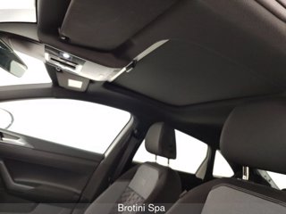 VOLKSWAGEN Taigo 1.0 TSI 110 CV R-Line 9