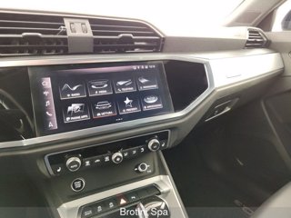 AUDI Q3 35 TDI quattro S tronic Business Advanced 11