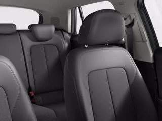 AUDI Q2 35 TDI S tronic Business 6