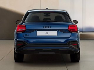 AUDI Q2 35 TFSI S tronic Identity Black 3