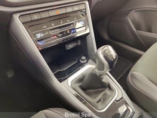 VOLKSWAGEN T-Roc 1.0 TSI Style 10