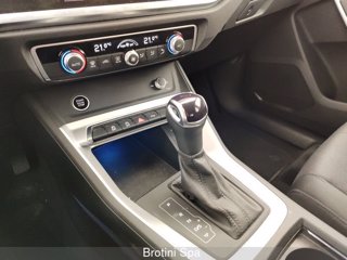 AUDI Q3 2.0 35 TDI S Tronic Business Advanced 10
