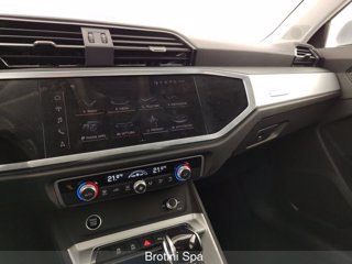 AUDI Q3 2.0 35 TDI S Tronic Business Advanced 11