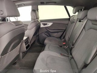 AUDI Q8 50 TDI 210kW quattro tip. S Line Edition 10