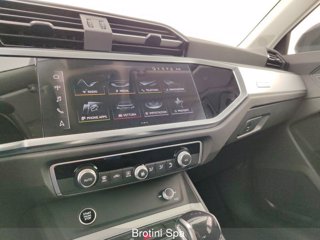 AUDI Q3 2.0 35 TDI S Tronic Business Advanced 11