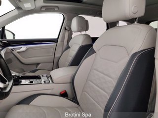 VOLKSWAGEN Touareg 3.0 V6 TDI SCR 170kW R-LINE 8