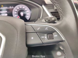 AUDI Q5 40 TDI S Line quattro S tronic 13