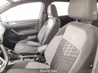 VOLKSWAGEN Polo 1.0 TSI R-Line 8