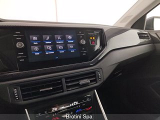 VOLKSWAGEN Polo 1.0 TSI Life DSG 11