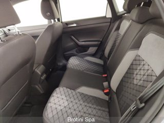 VOLKSWAGEN Polo 1.0 TSI R-Line 8