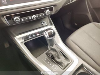 AUDI Q3 2.0 35 TDI Business Advanced S Tronic 10