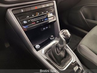 VOLKSWAGEN T-Roc 1.0 TSI Style 10