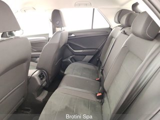 VOLKSWAGEN T-Roc 1.0 TSI Style 9