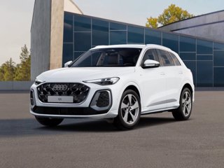 AUDI Q5 TDi 150 kW mHEV+ S tronic quattro S line edition 0