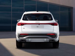 AUDI Q5 TDi 150 kW mHEV+ S tronic quattro S line edition 3