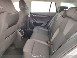 SKODA Octavia Wagon 2.0 TDI 150 CV SCR DSG Executive 9