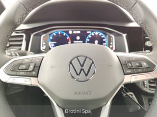 VOLKSWAGEN Polo 1.0 TSI R-Line Plus 12