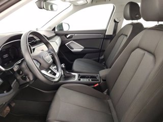 AUDI Q3 1.5 35 TFSI Business Advanced 6