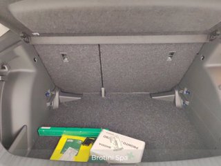 SKODA Fabia 1.0 TSI Evo 70KW YOUNG EDITION 14