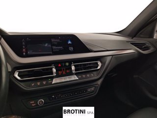 BMW Serie 1 118d MSport 13