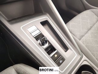 VOLKSWAGEN Golf 1.0 eTSI 81kW EVO Life DSG 12