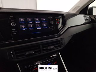 VOLKSWAGEN Polo 1.0 TSI Life DSG 11