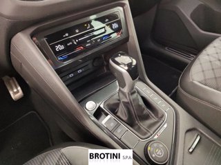 VOLKSWAGEN Tiguan 2.0 TDI SCR 110KW R-Line DSG 4MOTION 10