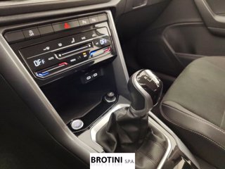 VOLKSWAGEN T-Roc 1.0 TSI Style 10