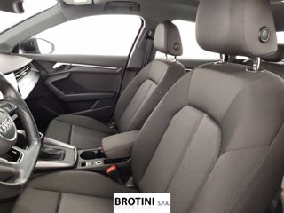 AUDI A3 30 TDI Business Advanced 8