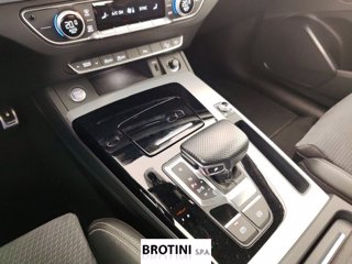 AUDI Q5 SPB 40 TDI quattro S tronic Identity Black 10