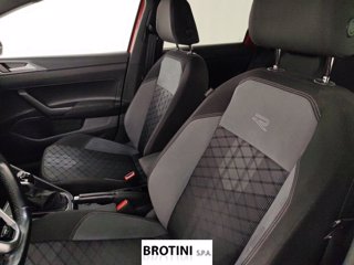 VOLKSWAGEN Polo 1.0 TSI R-Line 8