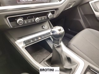 AUDI Q3 1.5 35 TFSI Business Advanced 10