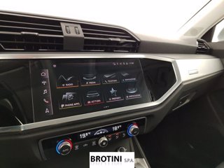 AUDI Q3 1.5 35 TFSI Business Advanced 11