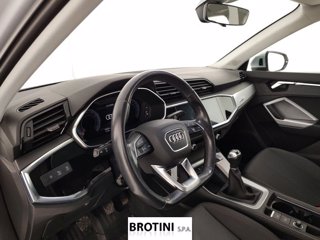 AUDI Q3 1.5 35 TFSI Business Advanced 7