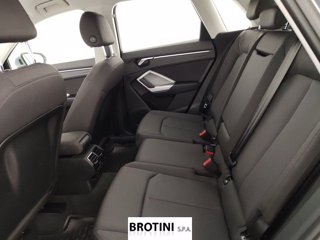 AUDI Q3 1.5 35 TFSI Business Advanced 9