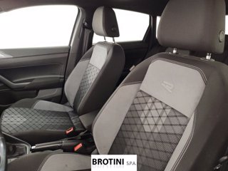 VOLKSWAGEN Taigo 1.0 TSI 81kW R-Line 8