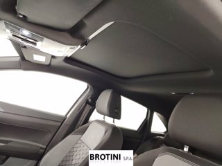 VOLKSWAGEN Taigo 1.0 TSI 81kW R-Line 9