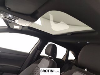 VOLKSWAGEN Taigo 1.5 TSI ACT R-Line DSG 8