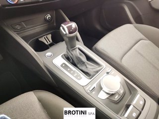 AUDI Q2 1.5 35 TFSI BUSINESS ADVANCED S TRONIC 10