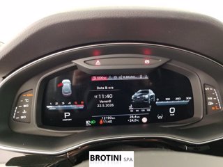 AUDI Q8 50 TDI 210kW quattro tip. S Line Edition 12