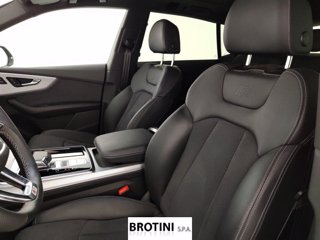 AUDI Q8 50 TDI 210kW quattro tip. S Line Edition 7